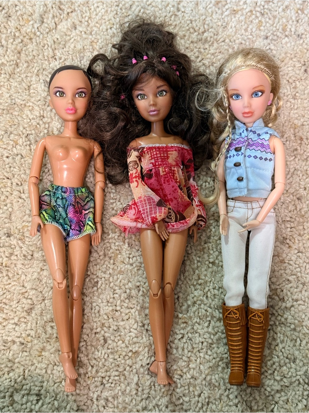 Lot of 3 Liv Dolls 2009 Articulated Fashion Dolls w/ Clothes & Boots